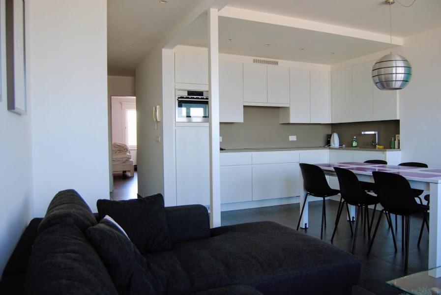 Modern Appartement Op De Zeedijk Met 2 Slaapkamers Te Oostende מראה חיצוני תמונה